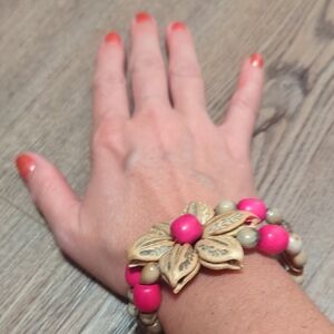 Pink and Gold Floral Beaded Bracelet